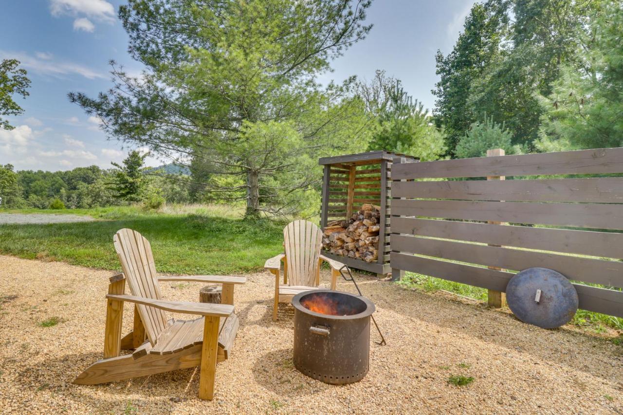 Rustic Baileys Retreat Cabin Near Wineries! Crozet Buitenkant foto