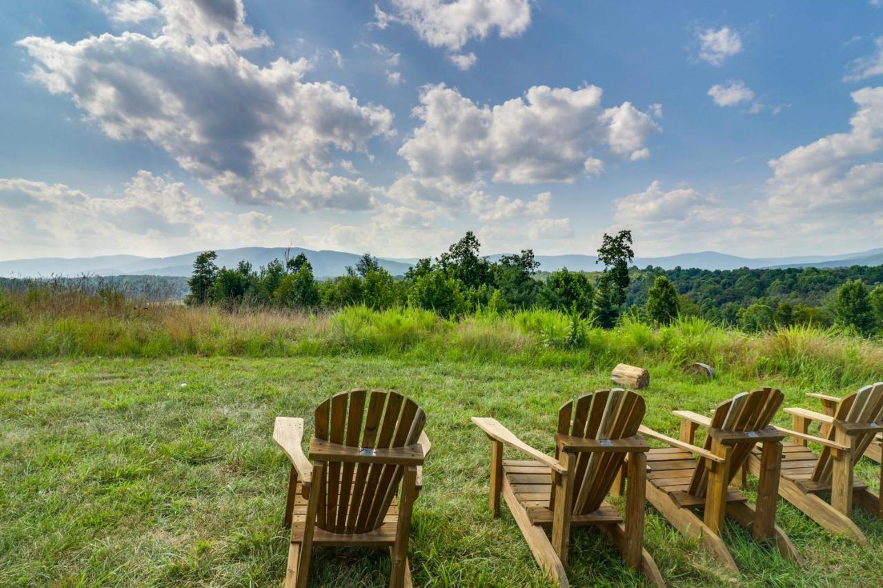 Rustic Baileys Retreat Cabin Near Wineries! Crozet Buitenkant foto