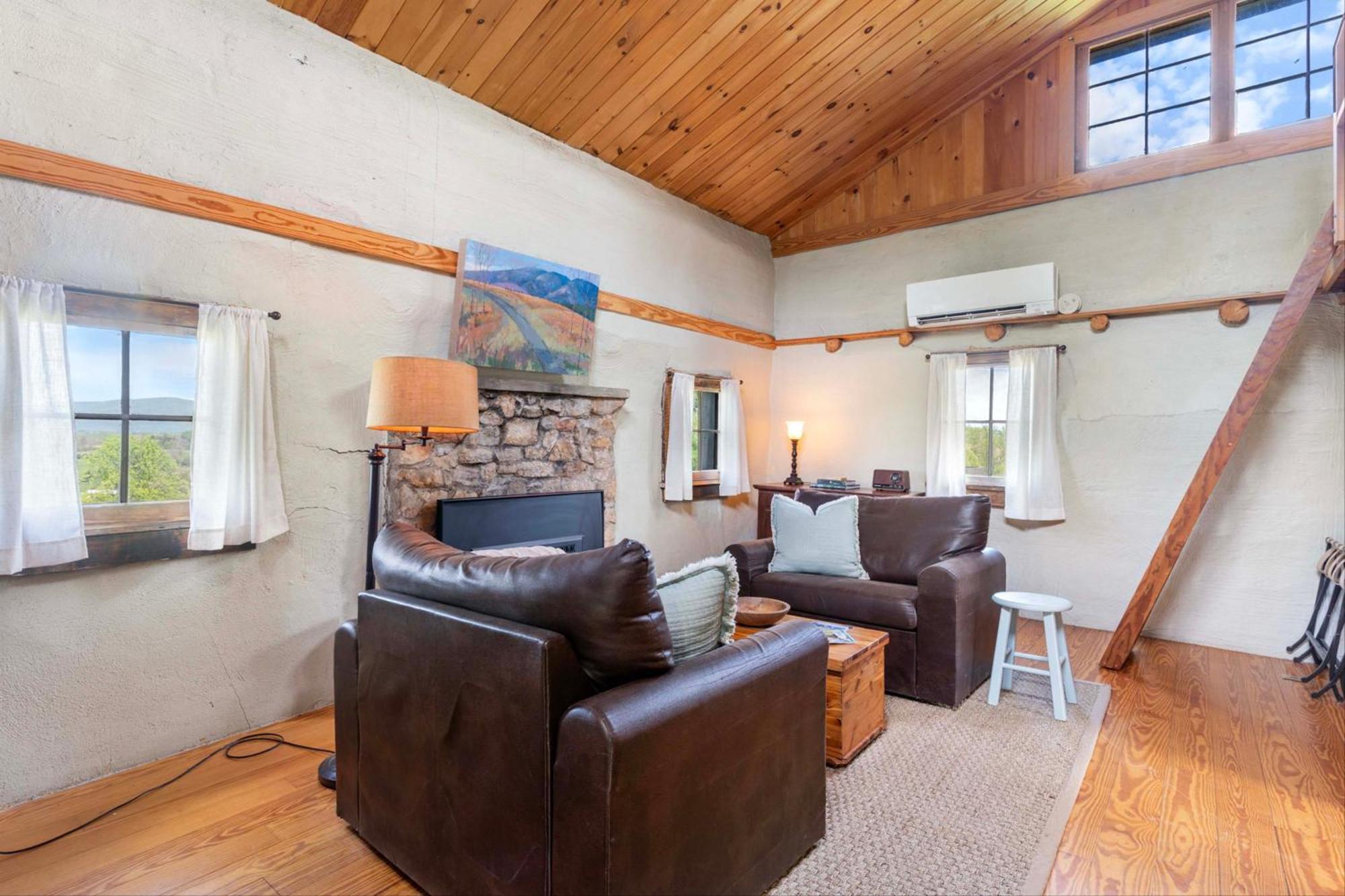 Rustic Baileys Retreat Cabin Near Wineries! Crozet Buitenkant foto