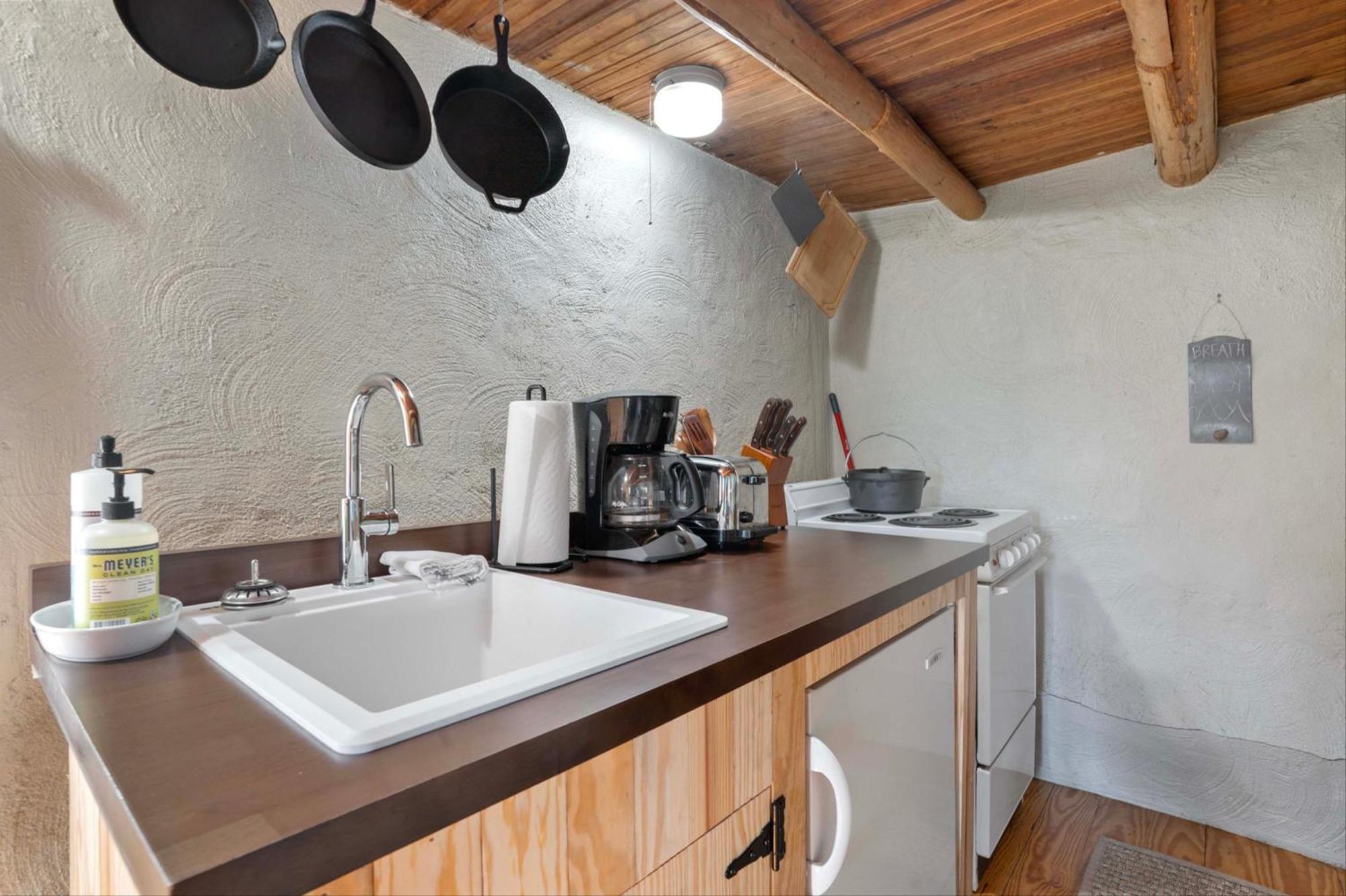 Rustic Baileys Retreat Cabin Near Wineries! Crozet Buitenkant foto
