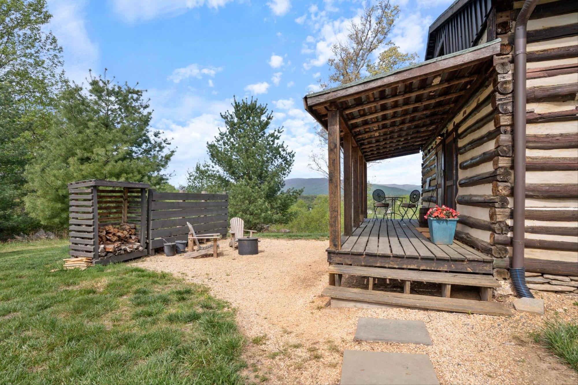 Rustic Baileys Retreat Cabin Near Wineries! Crozet Buitenkant foto