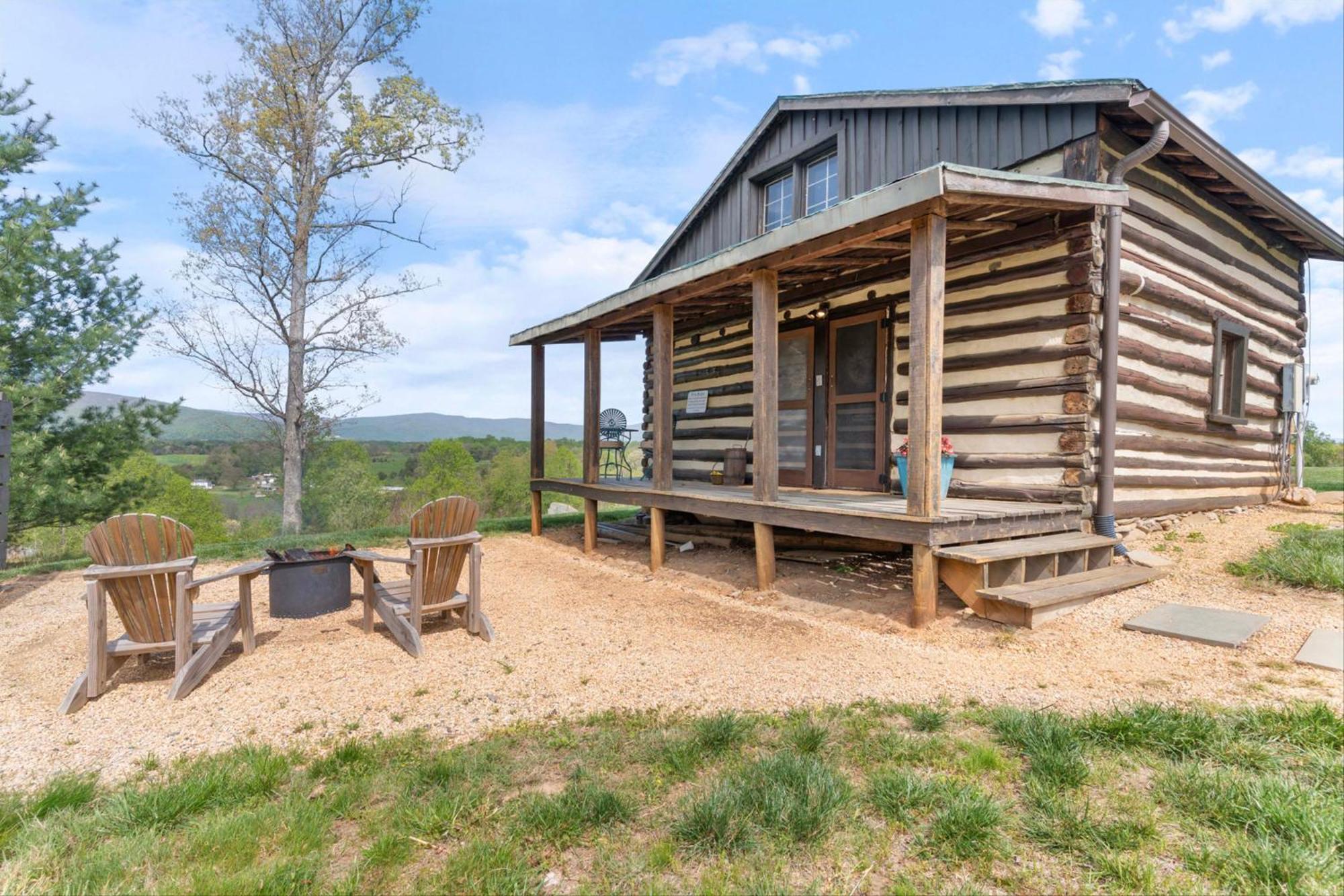 Rustic Baileys Retreat Cabin Near Wineries! Crozet Buitenkant foto